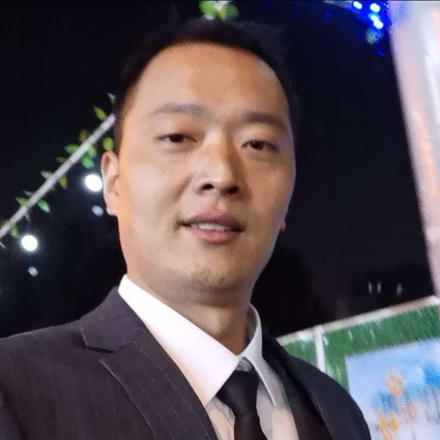 透彻漫步红尘的照片
