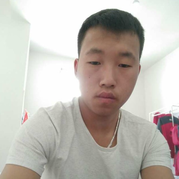 能干浅吻过客的照片