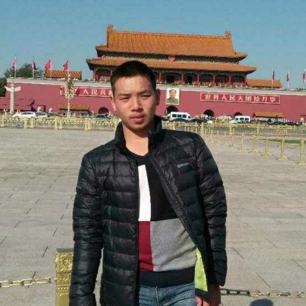 迷人請秋月的照片