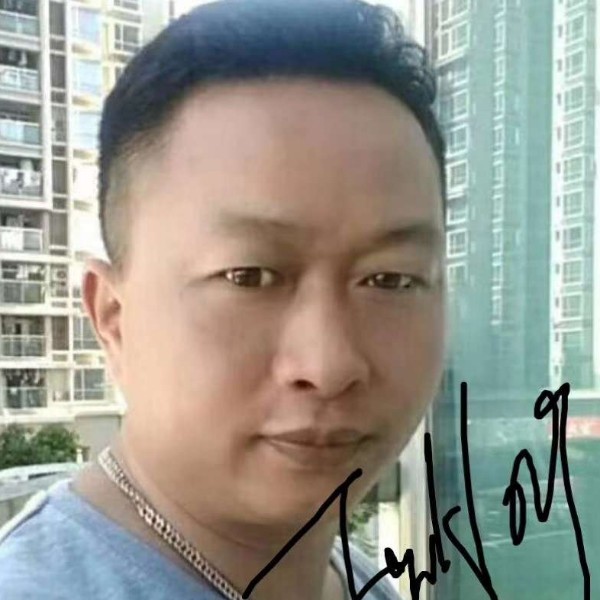 美女给漠然的照片