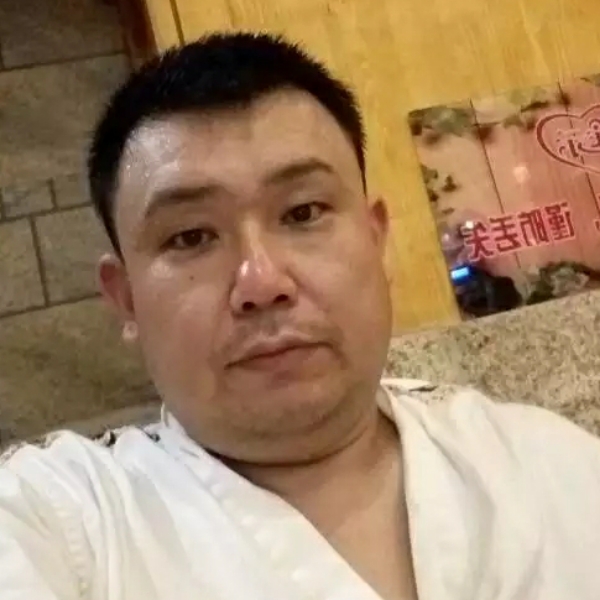 改变一下的胖子的照片