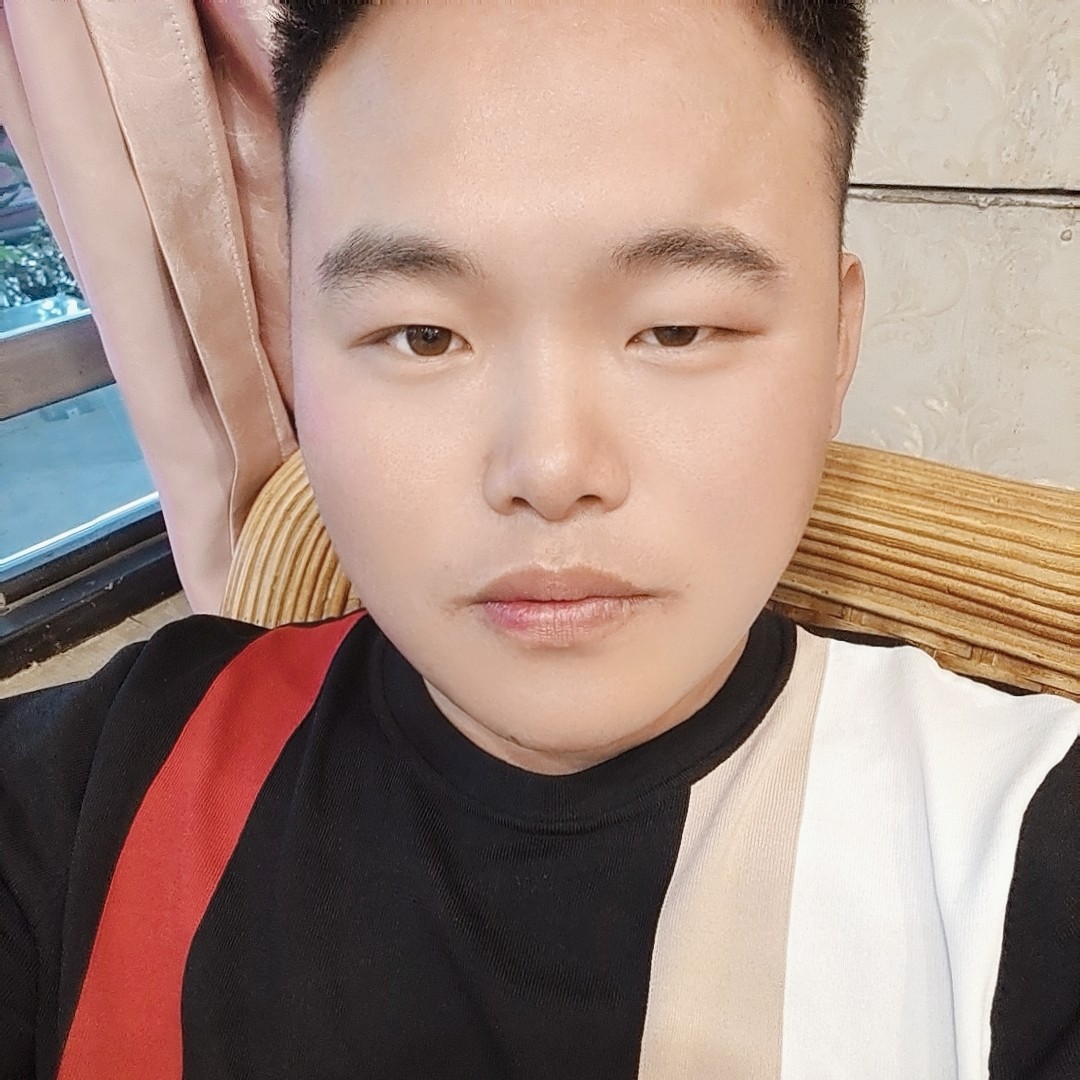小天鹅那忐忑的照片