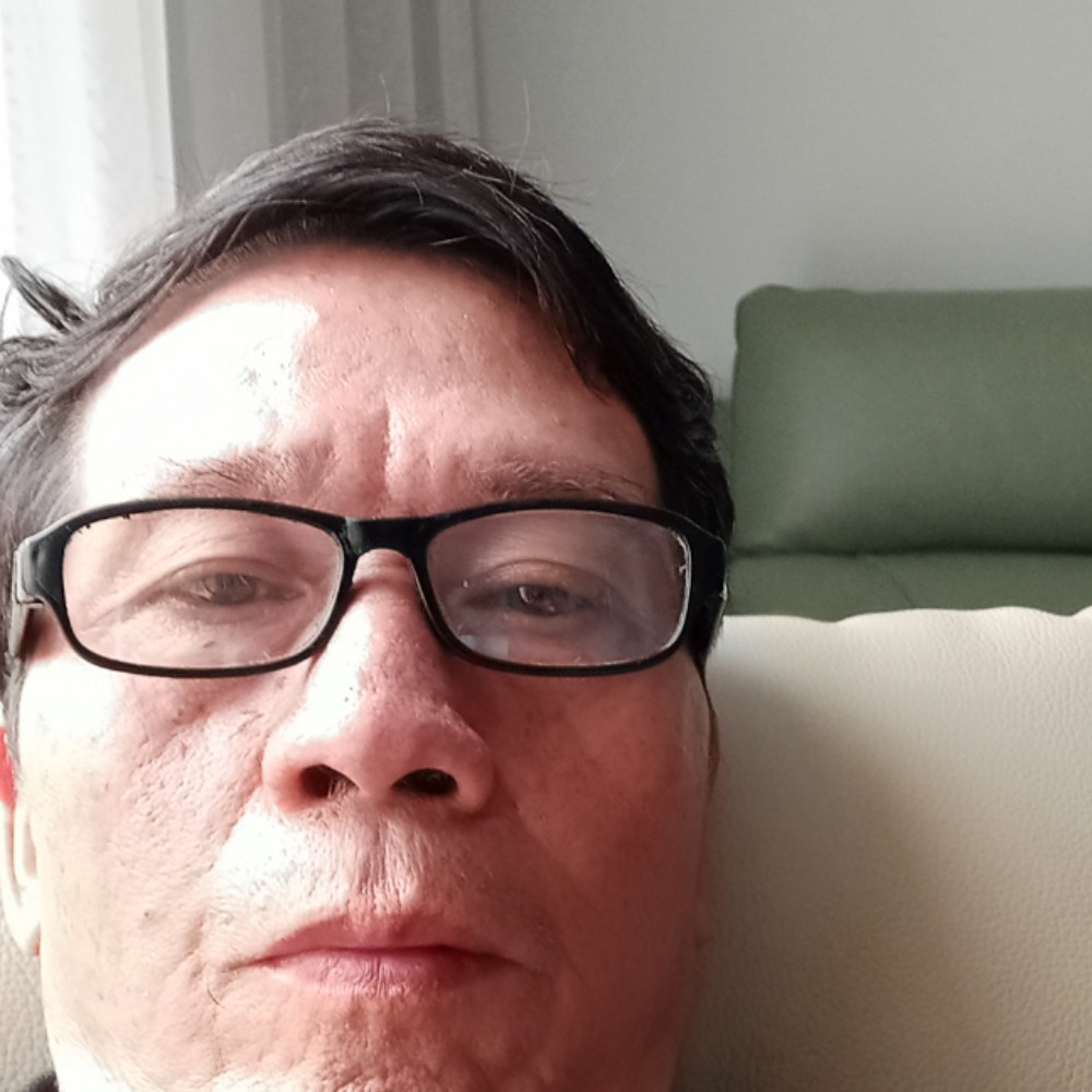 火车与自由红河的照片