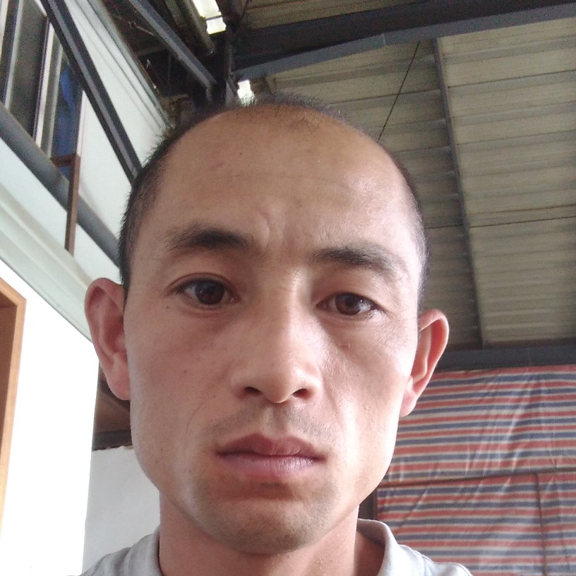 旧颜迷离的照片