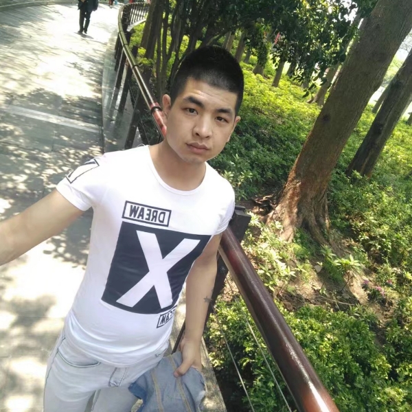 酒窝勤劳的照片