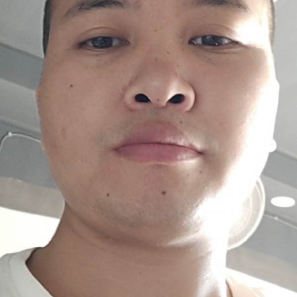 晨阳闻羞涩的照片