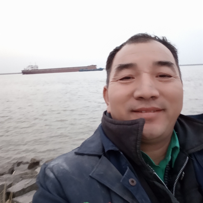 游本昌的照片