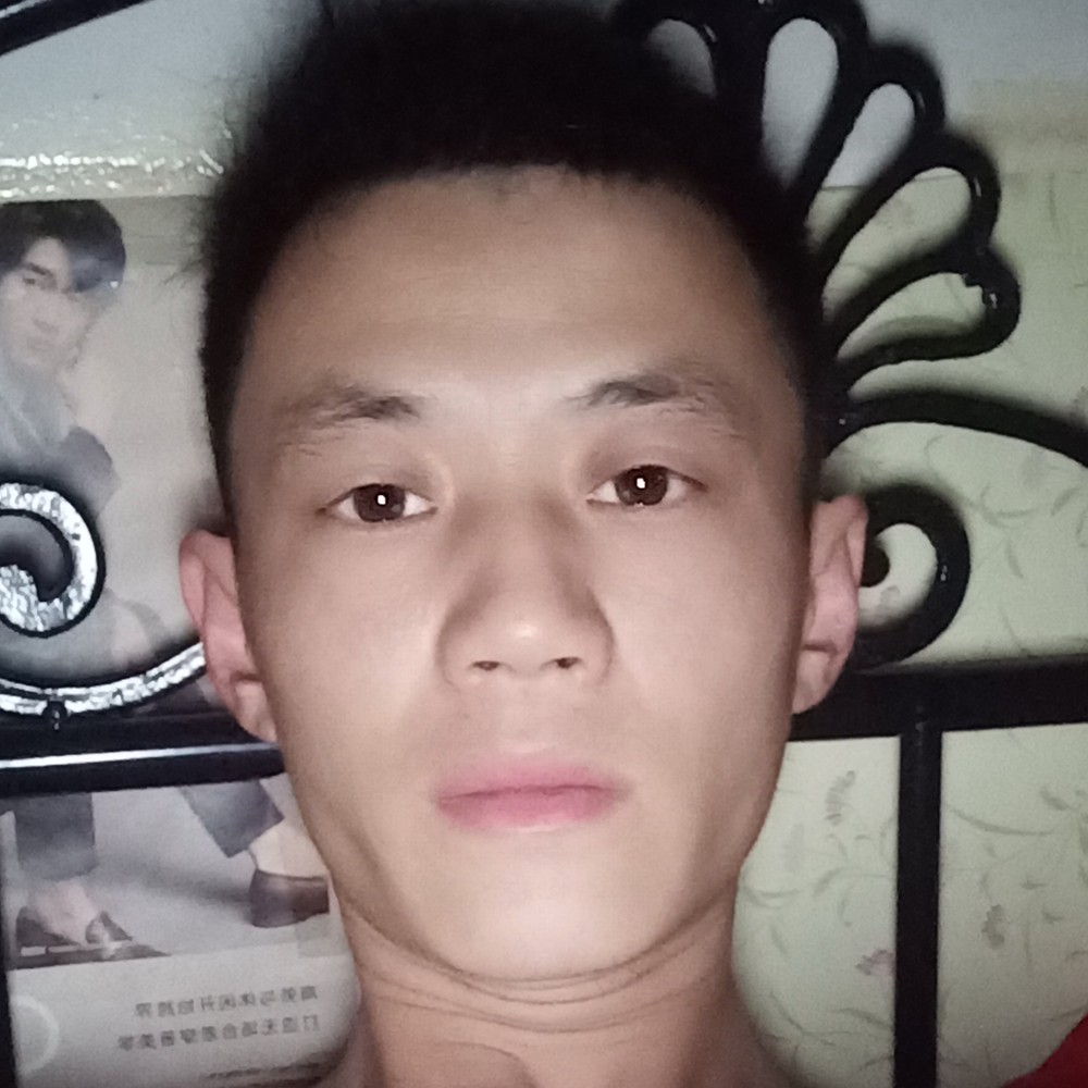 年轻笑若溪的照片