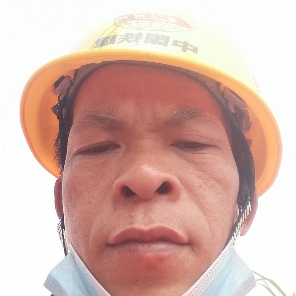 铃铛挽手默默的照片