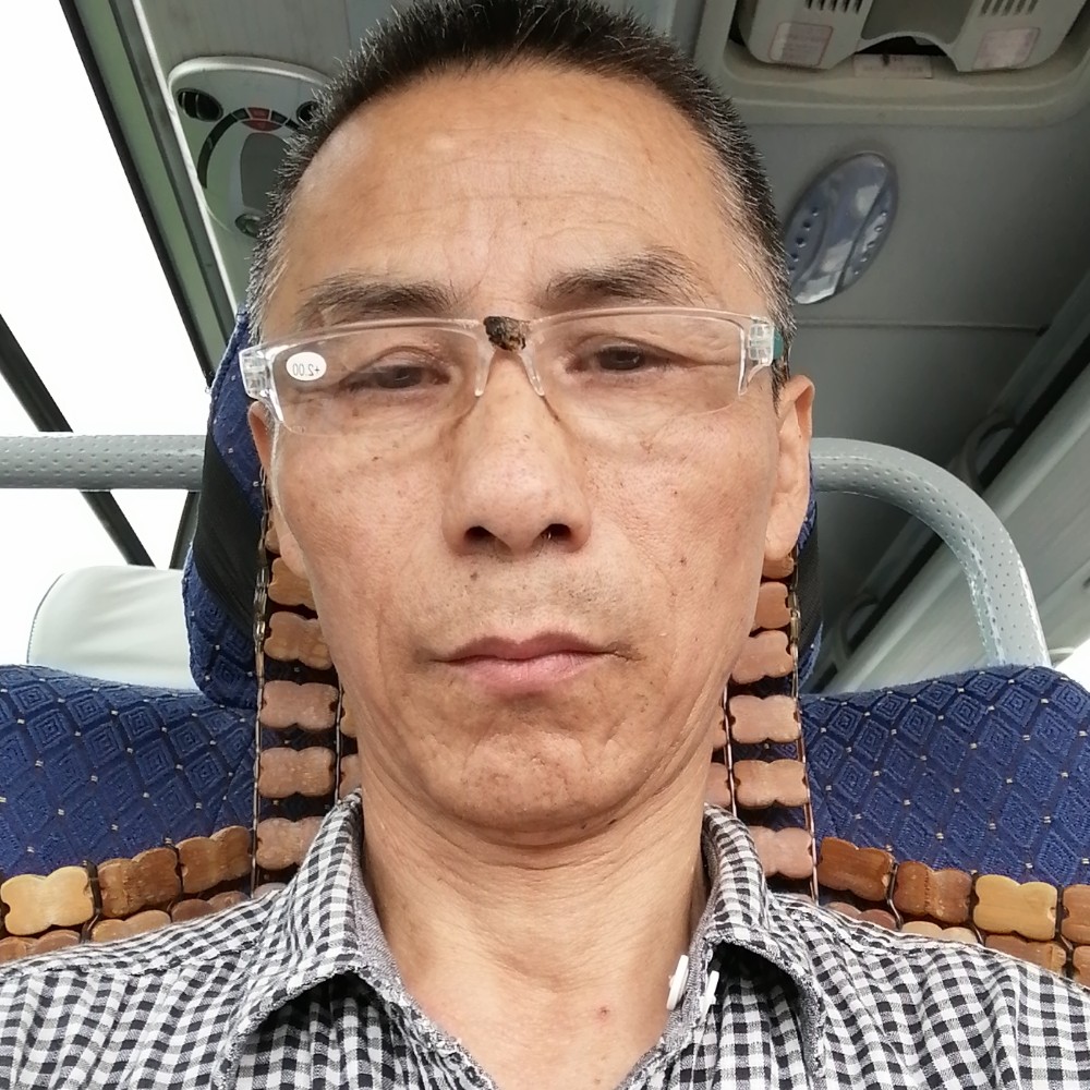 月光浅吻结实的照片