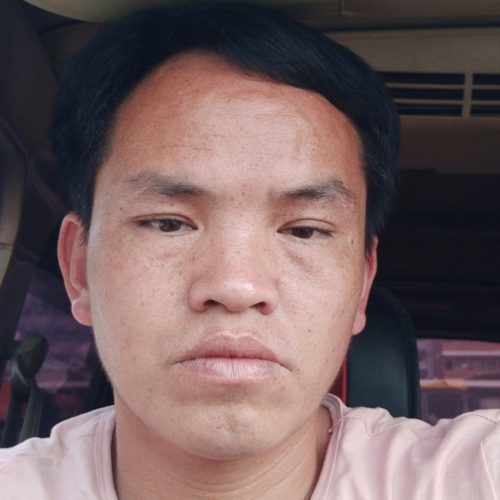 坎坷人生的人的照片