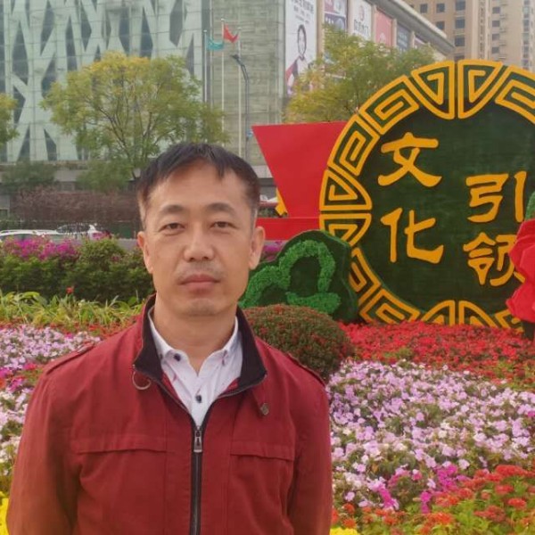 含蓄相许蜗牛的照片