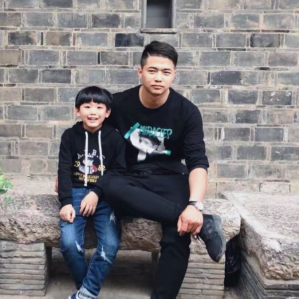 春华坚强的照片