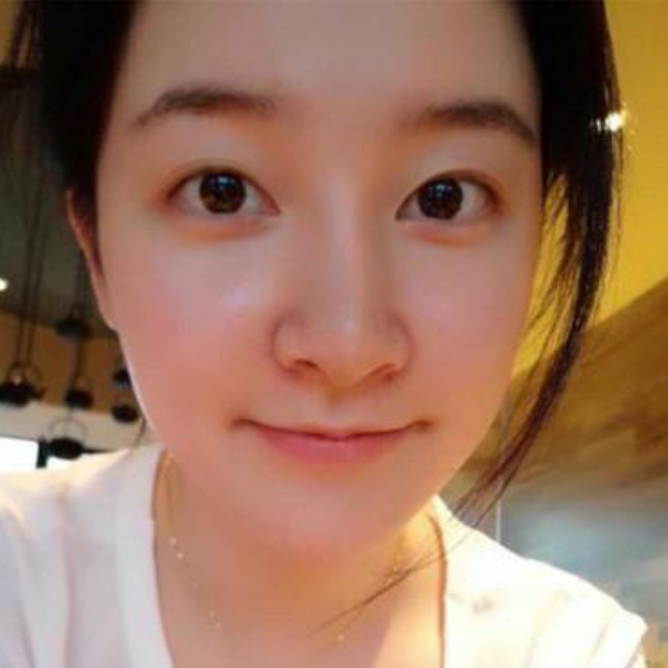 画画的babyu的照片