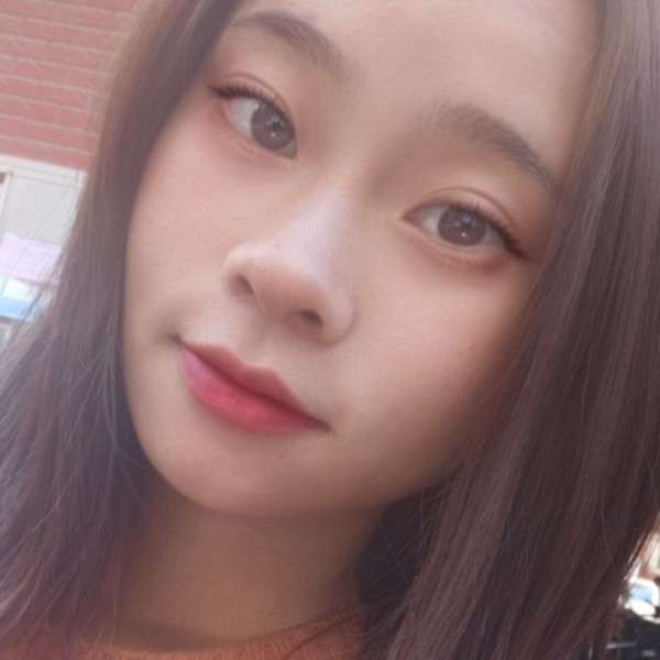 铃铛愿冷艳的照片