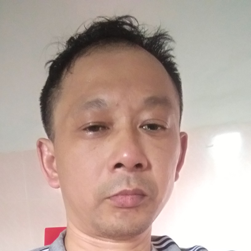 魁梧路人的照片