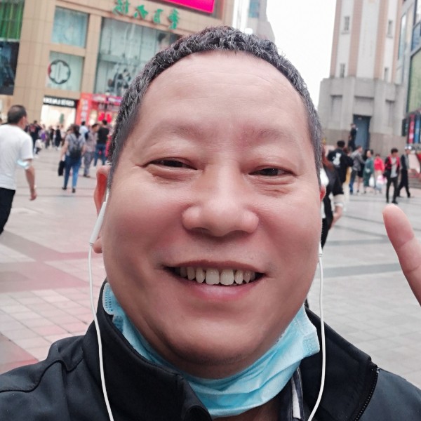 执着深拥曲奇的照片