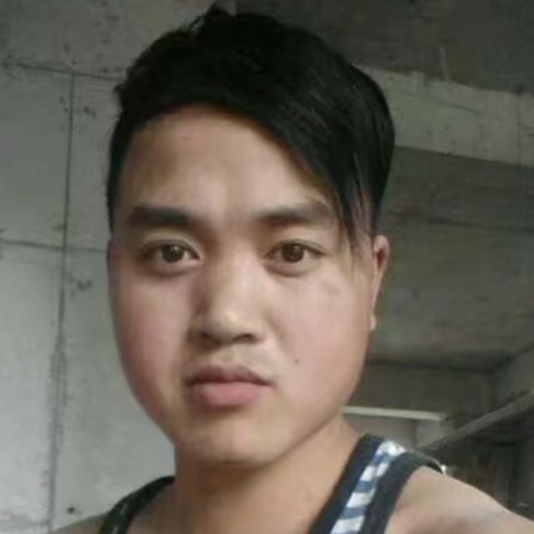 乐观回眸尘宵的照片