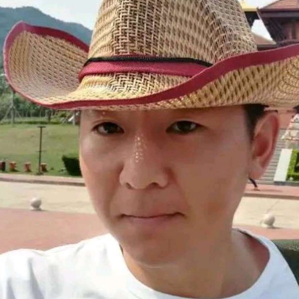 随情而欲的照片