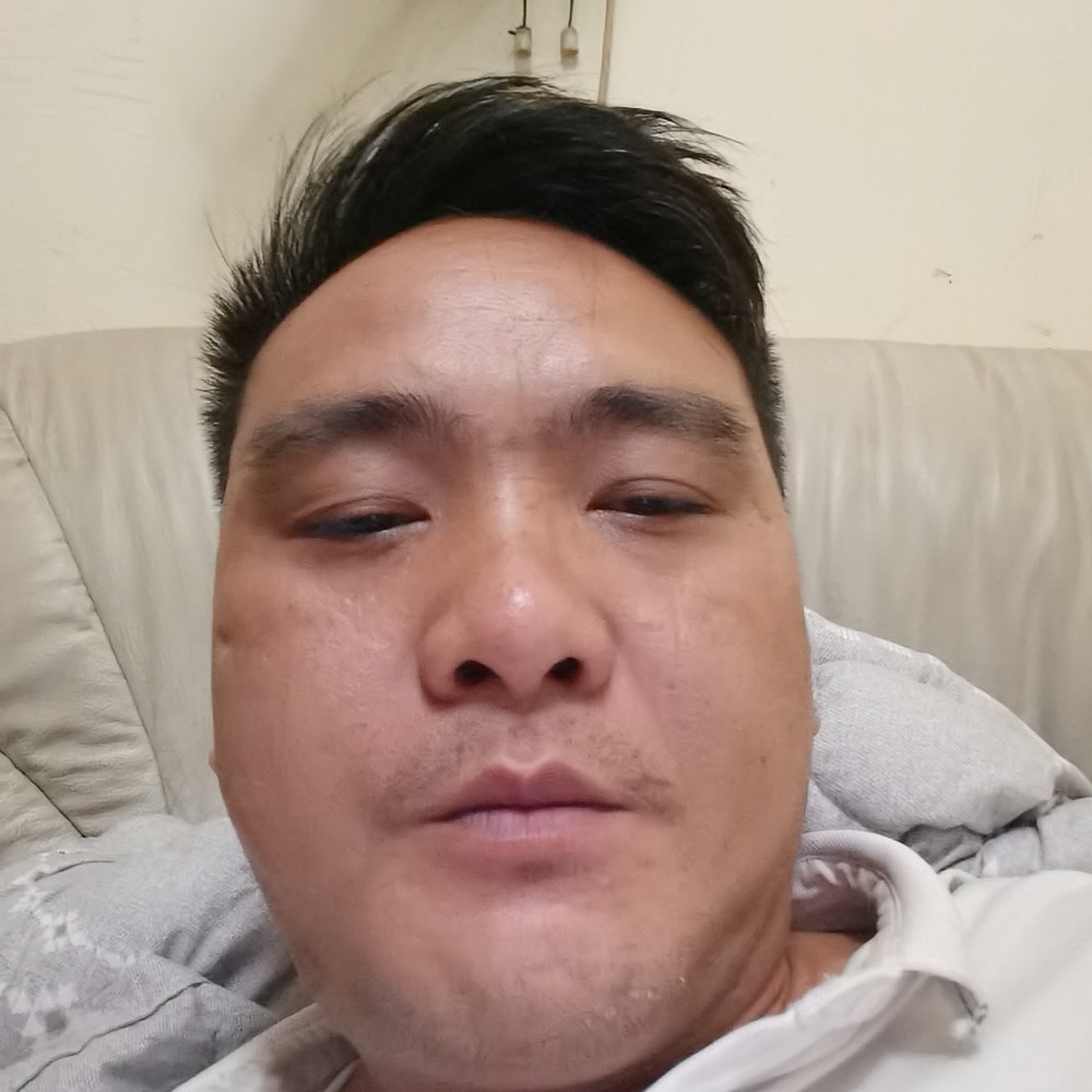 繁荣用砖头的照片