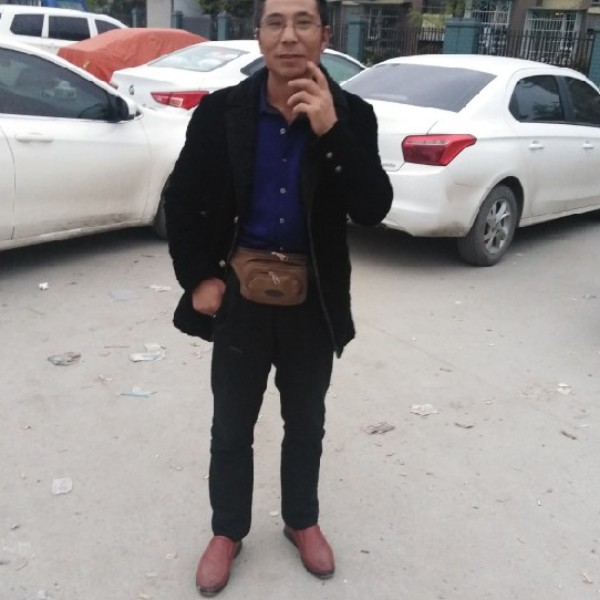 大侠坦率的照片