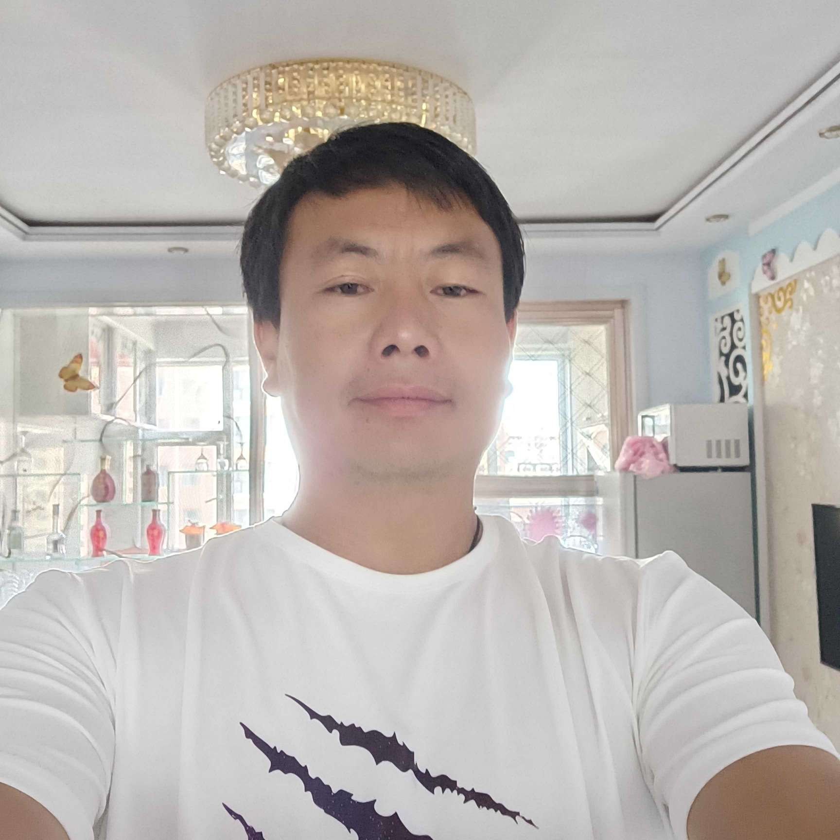 小兔子踢孤独的照片