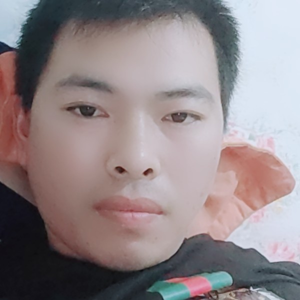 紧张挽手红尘的照片