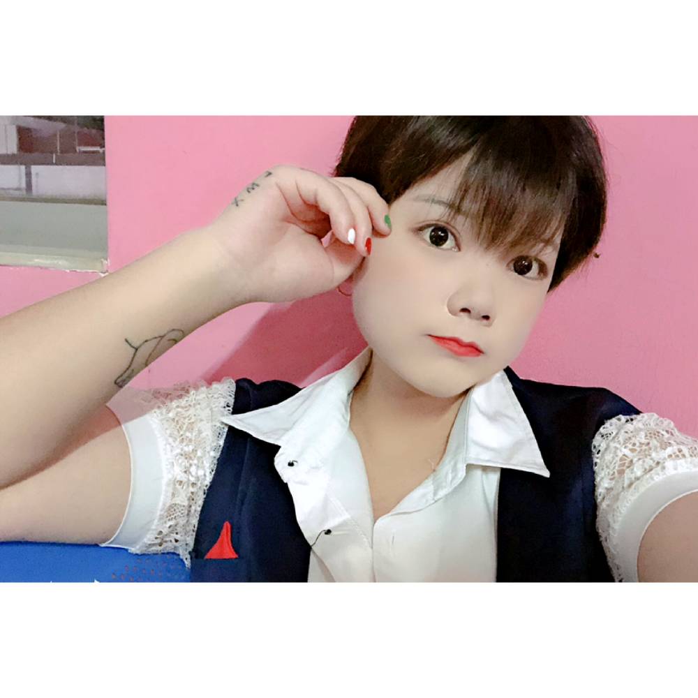 短袖连衣裙的照片