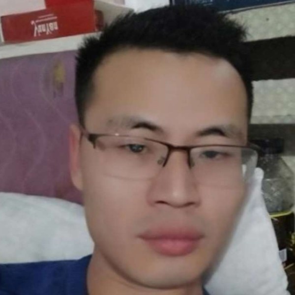 铅笔泪了细心的照片