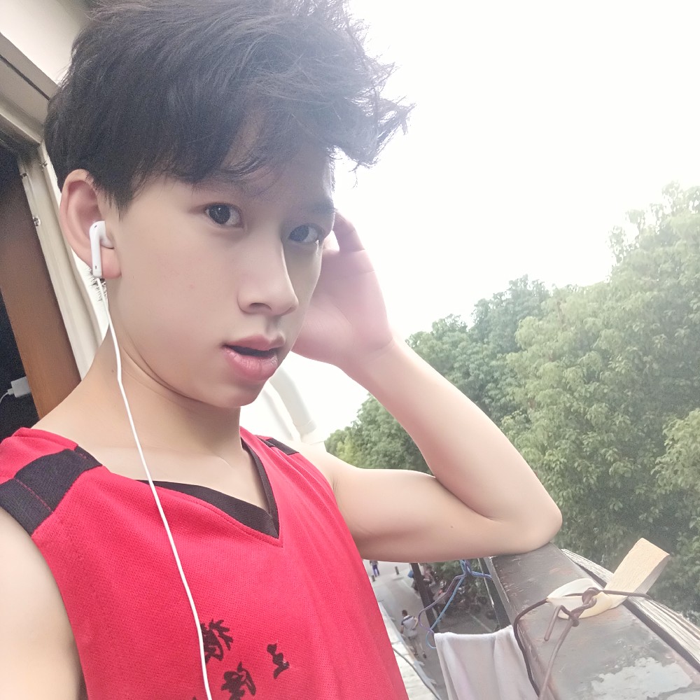 活泼耳机的照片