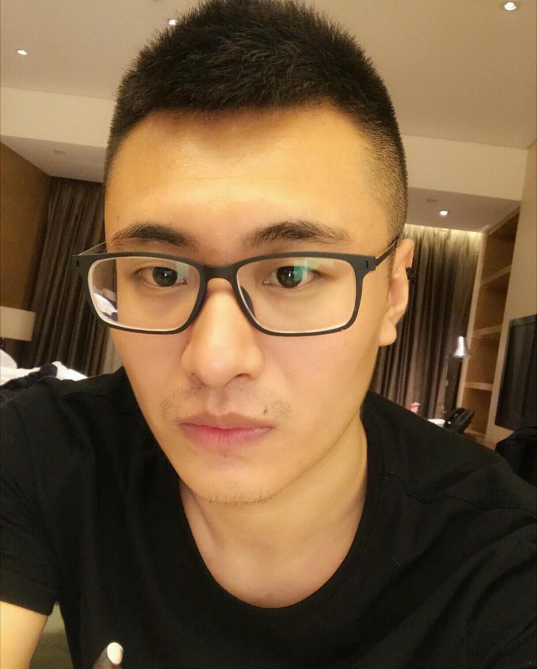 鸿辉qiantu的照片