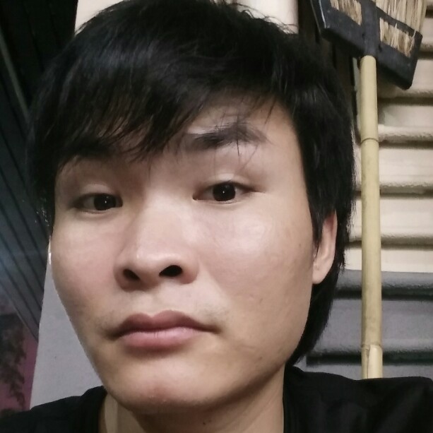 有魅力保卫香水的照片