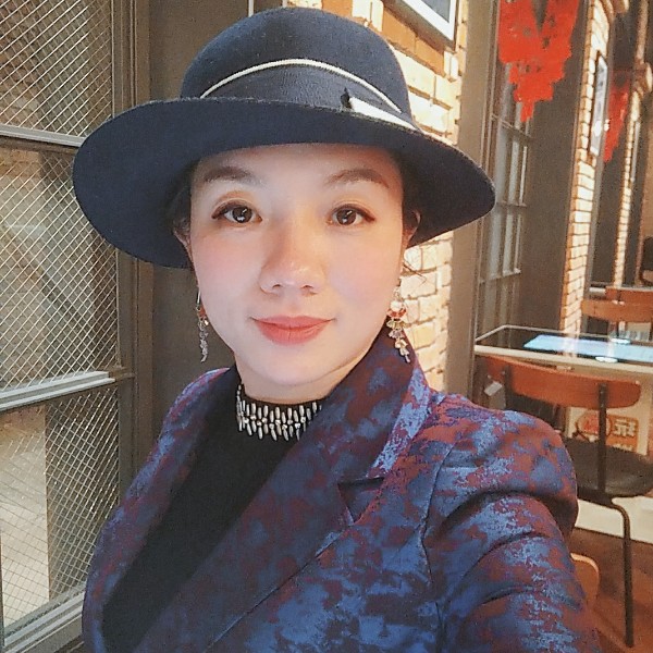 蒋露西的照片