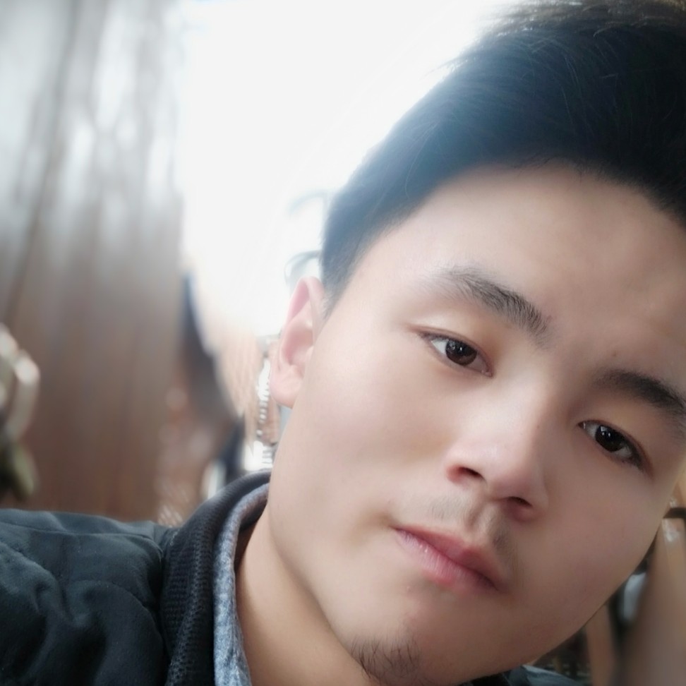 仁爱大树的照片