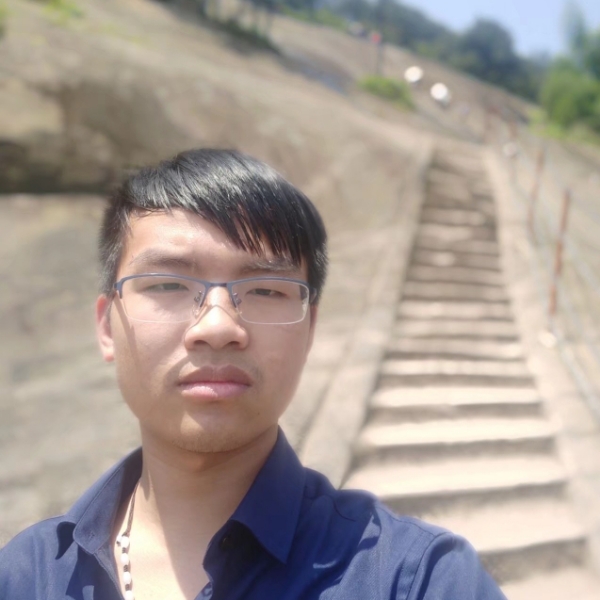 白开水凝眸温暖的照片