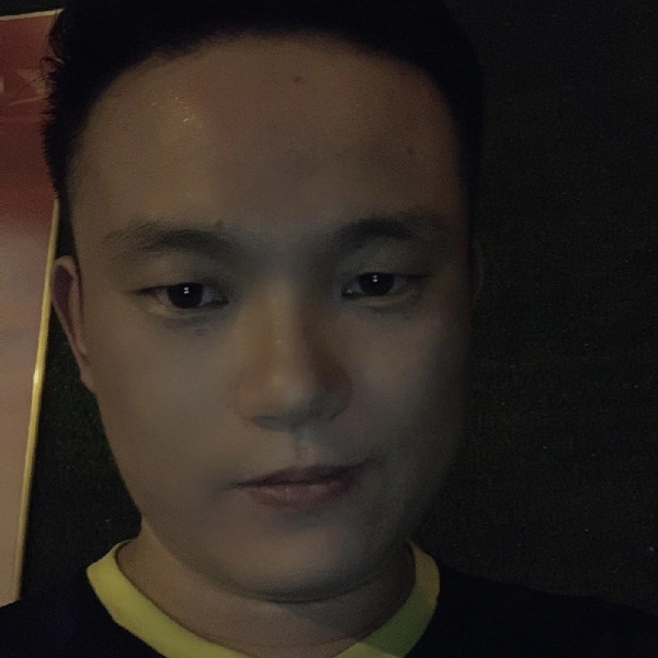 金毛相许悦耳的照片