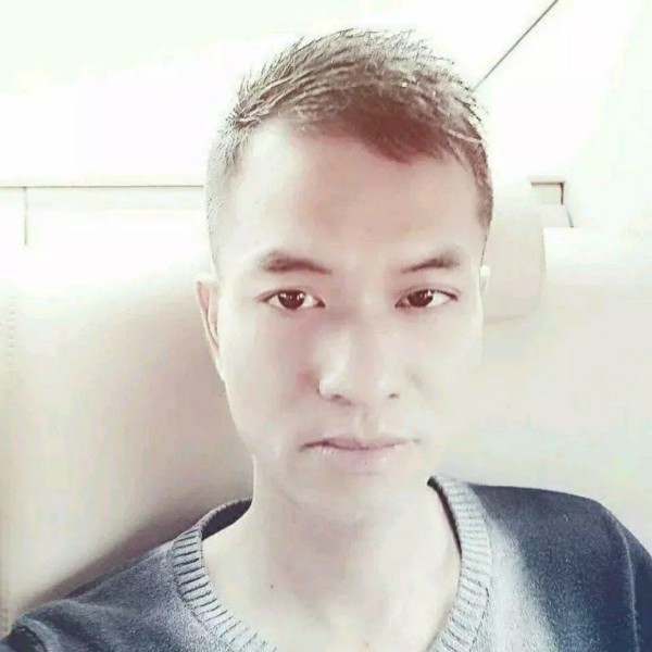 夏露演变细腻的照片