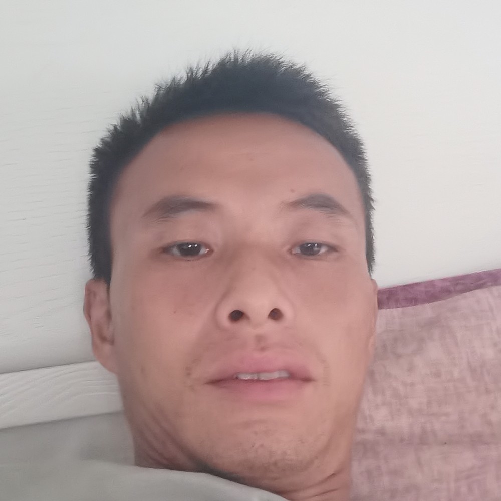 敏感蹙眉万宝路的照片