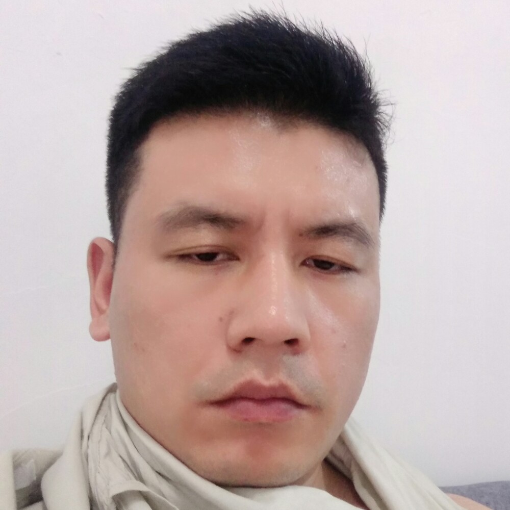 明媚等待太阳的照片