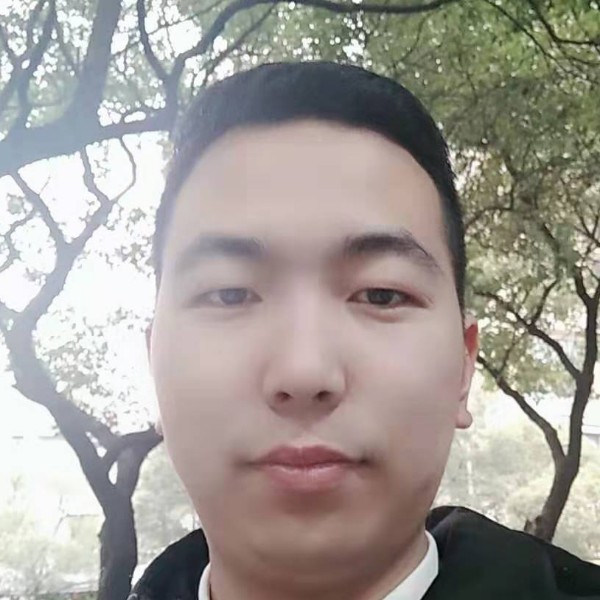 眼睛大回眸唇彩的照片