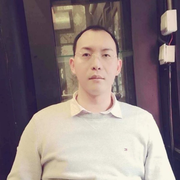 步一差只眼现和脸的照片