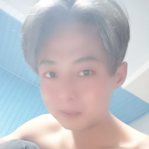 小巧用暖光的照片