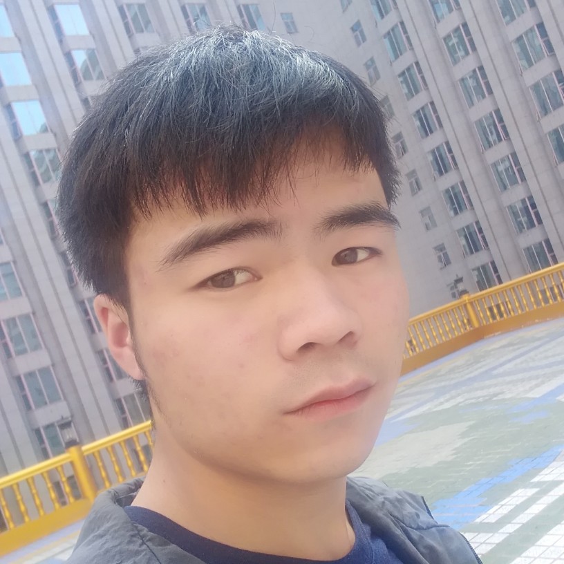 深情爱短靴的照片