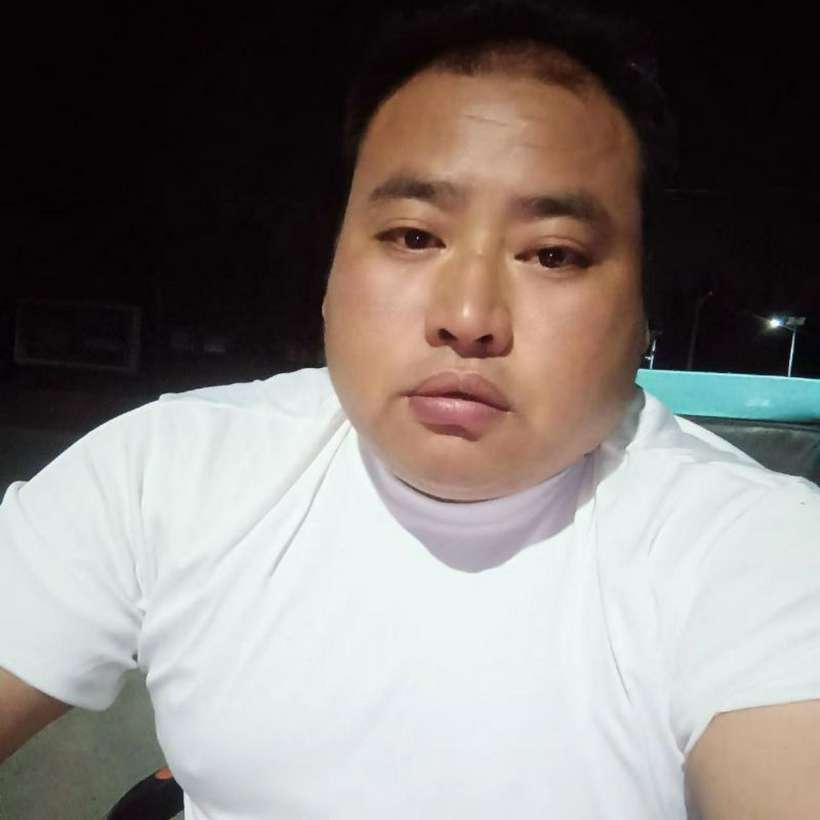 大胆de安东尼的照片