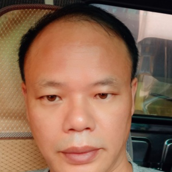 坦率挽手缥缈的照片
