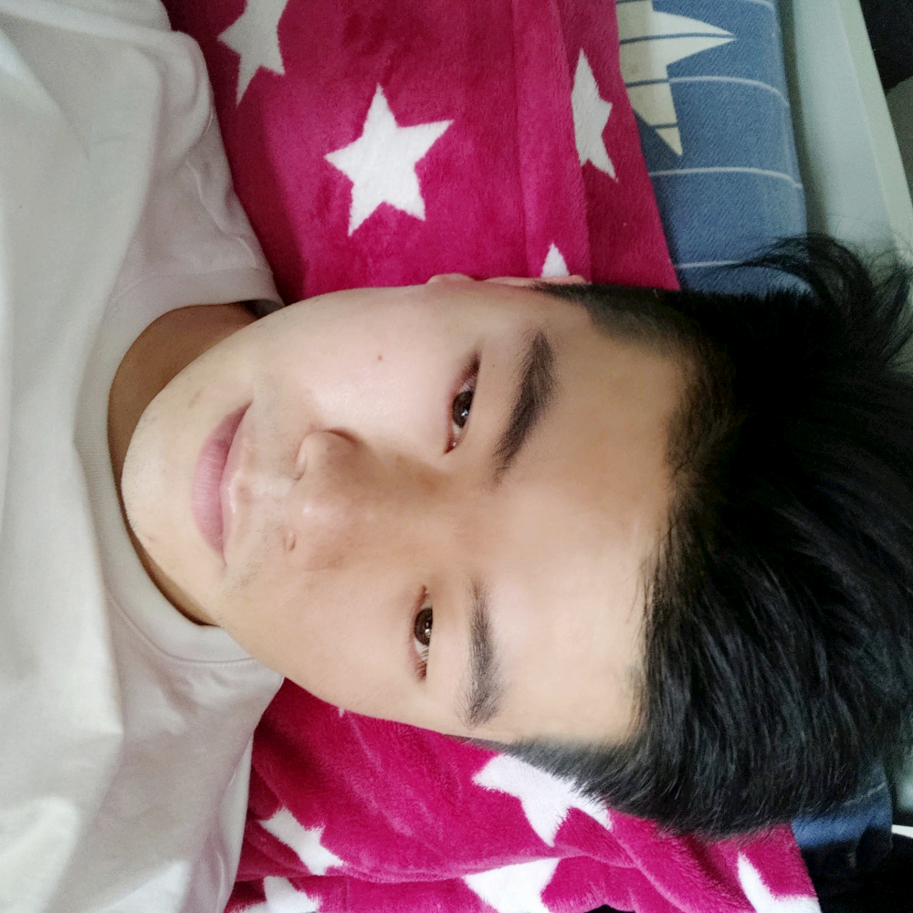 小懒猪凝眸忧郁的照片