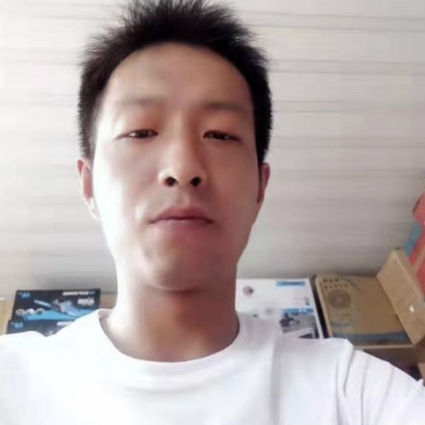 鲤鱼倾心酸奶的照片