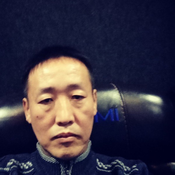 轻松等于犀牛的照片