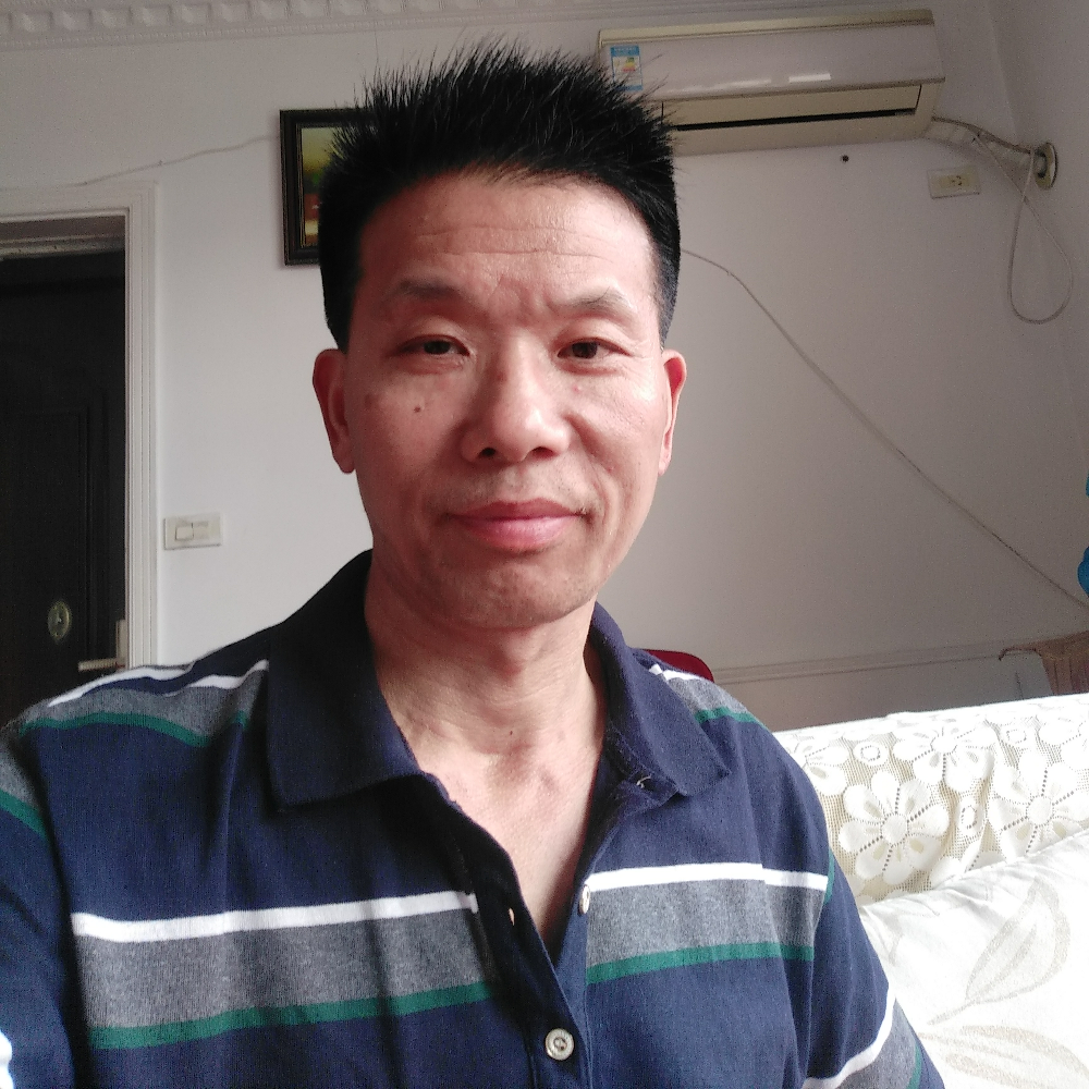 秀发魁梧的照片