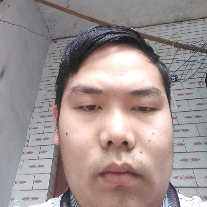 寂灭挽手红牛的照片